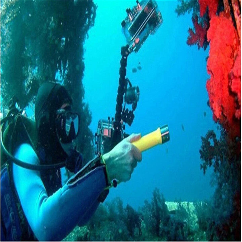 T6 Strong Light Flashlight Diving